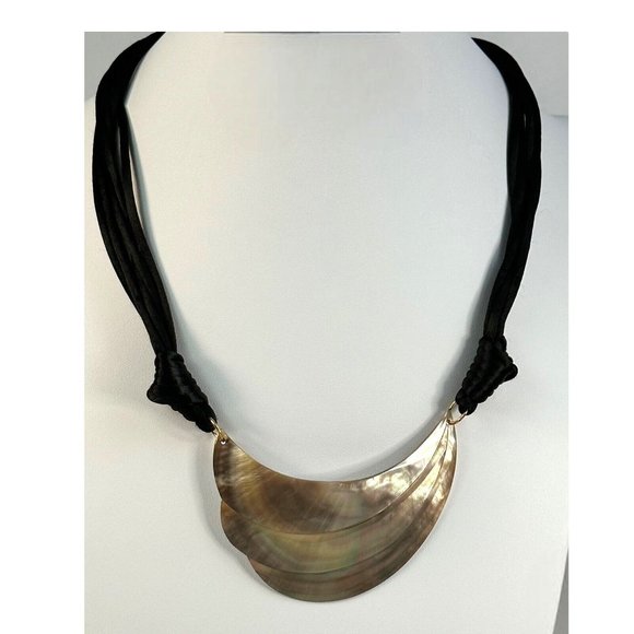 Unbranded Jewelry - Polished Abalone Disk Statement Necklace Silk Cord 19” Excellent Condition